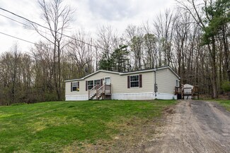 38 Hume Ln, Gardiner, ME 04345
