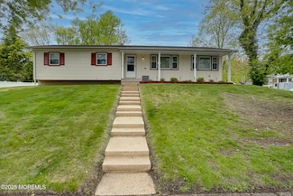 8 Neal St, Jackson, NJ 08527