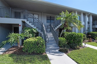 1211 Commonwealth Cir Unit 202, Naples, FL 34116