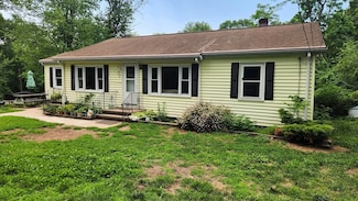 77 Chestnut Hill Rd, Millville, MA 01529