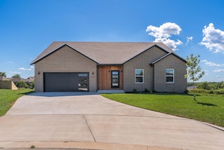 2220 Braxton Ct, Ozark, MO 65721