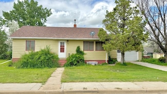 308 4th Ave SW, Bowman, ND 58623