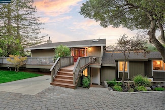 33 Marston Rd, Orinda, CA 94563