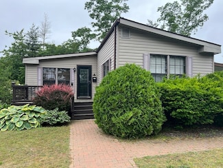20 Pipers Way, Carver, MA 02330