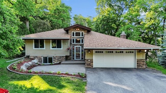 30 Tonka Bay Ln, Excelsior, MN 55331