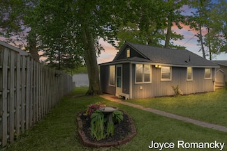 161 Beechwood Dr SW, Stanton, MI 48888