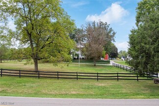 2066 Lovers Lane St NE, Canton, OH 44721