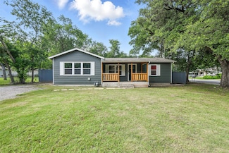 617 Alfred Dr, Azle, TX 76020