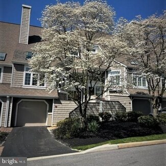 6 Wellfleet Ln, Chesterbrook, PA 19087