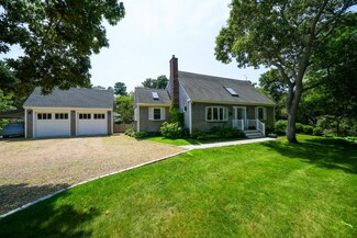 21 Brushy Ln, Edgartown, MA 02539