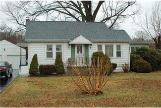 361 E Pittsfield St, Pennsville, NJ 08070