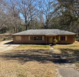 230 Hillside Dr, Vicksburg, MS 39180