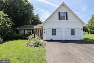 322 Valley Rd, Etters, PA 17319