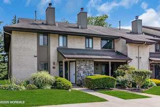 39 Hampshire Dr, Plainsboro, NJ 08536