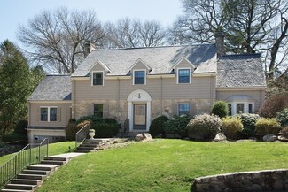 44 Brush Hill Rd, Newton Highlands, MA 02461