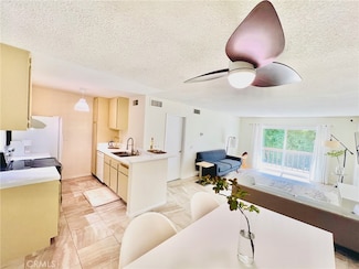 23515 Lyons Ave Unit 232, Valencia, CA 91355