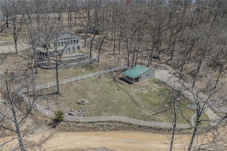 28 Delancey St, Sunrise Beach, MO 65079