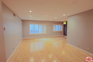 1250 N Kings Rd Unit 303, West Hollywood, CA 90069