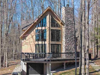 196 Royalview Rd, Harbor Springs, MI 49740