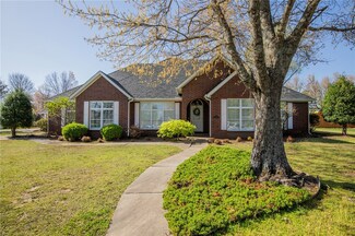 207 Regency Ct, Bentonville, AR 72712