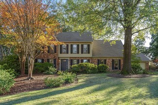 7965 Winding Creek Dr, Germantown, TN 38138