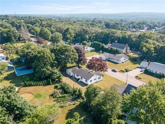 6 Nichols Ln, Westerly, RI 02891