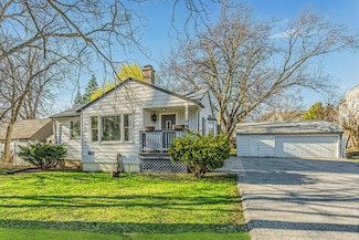 886 W Palatine Rd, Palatine, IL 60067