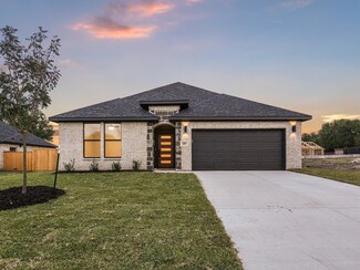 1004 Andrea Michele Ln, Glenn Heights, TX 75154