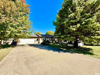 1103 W Main St, Aledo, IL 61231