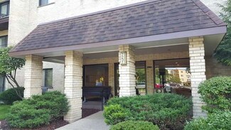 7231 Wolf Rd Unit 407C, Indian Head Park, IL 60525