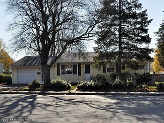 284 Strawberry Field Rd, Warwick, RI 02886