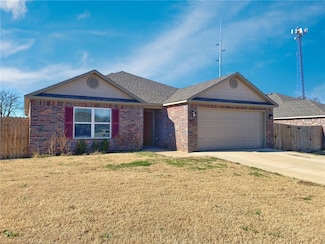 927 W Aiden Dr, Siloam Springs, AR 72761