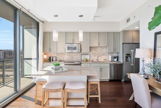 1212 Laurel St Unit 711, Nashville, TN 37203