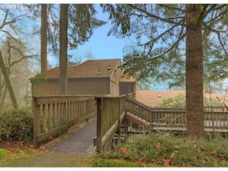 210 Trailside Loop Unit 210, Eugene, OR 97405
