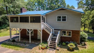 153 Church Hill Ln, Franklin, NC 28734