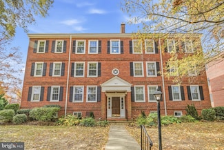 2942 S Columbus St Unit A2, Arlington, VA 22206