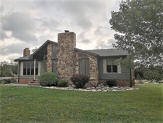 912 White Rd, Acme, PA 15610