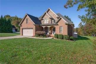 138 S Madera Dr, Mocksville, NC 27028