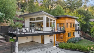 124 Foxwood Rd, Portola Valley, CA 94028