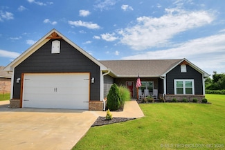 216 E Willis Rd, Tahlequah, OK 74464
