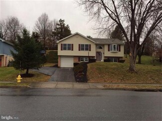 1011 Hickory Ln, Reading, PA 19606