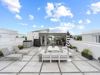 8271 NW 34th Dr, Doral, FL 33122