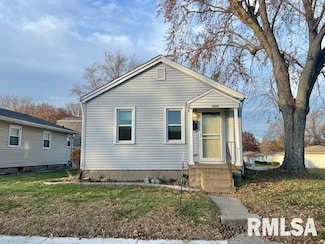 2102 W 17th St, Davenport, IA 52804