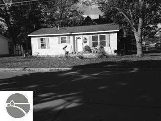 1204 Pine St, Traverse City, MI 49684