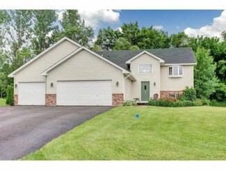 705 Ivanhoe Dr, Watertown, MN 55388
