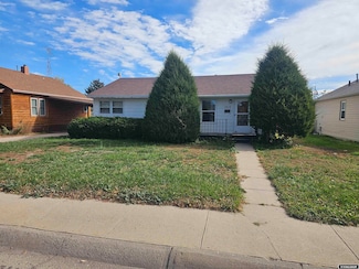 1717 W E St, Torrington, WY 82240