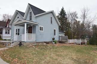 504 2nd St W, Northfield, MN 55057