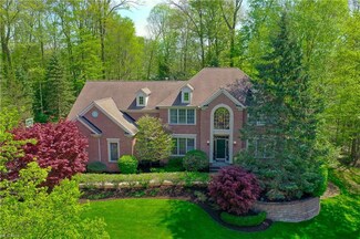 17361 Owls Hollow Ln, Chagrin Falls, OH 44023