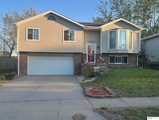 1745 Independence Cir, Lincoln, NE 68521