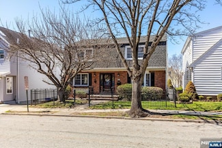 444 Washington St, Carlstadt, NJ 07072